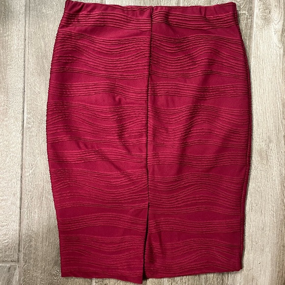 Mossimo Maroon Textured Pencil Skirt 100% Polyester Size S - Picture 4 of 8